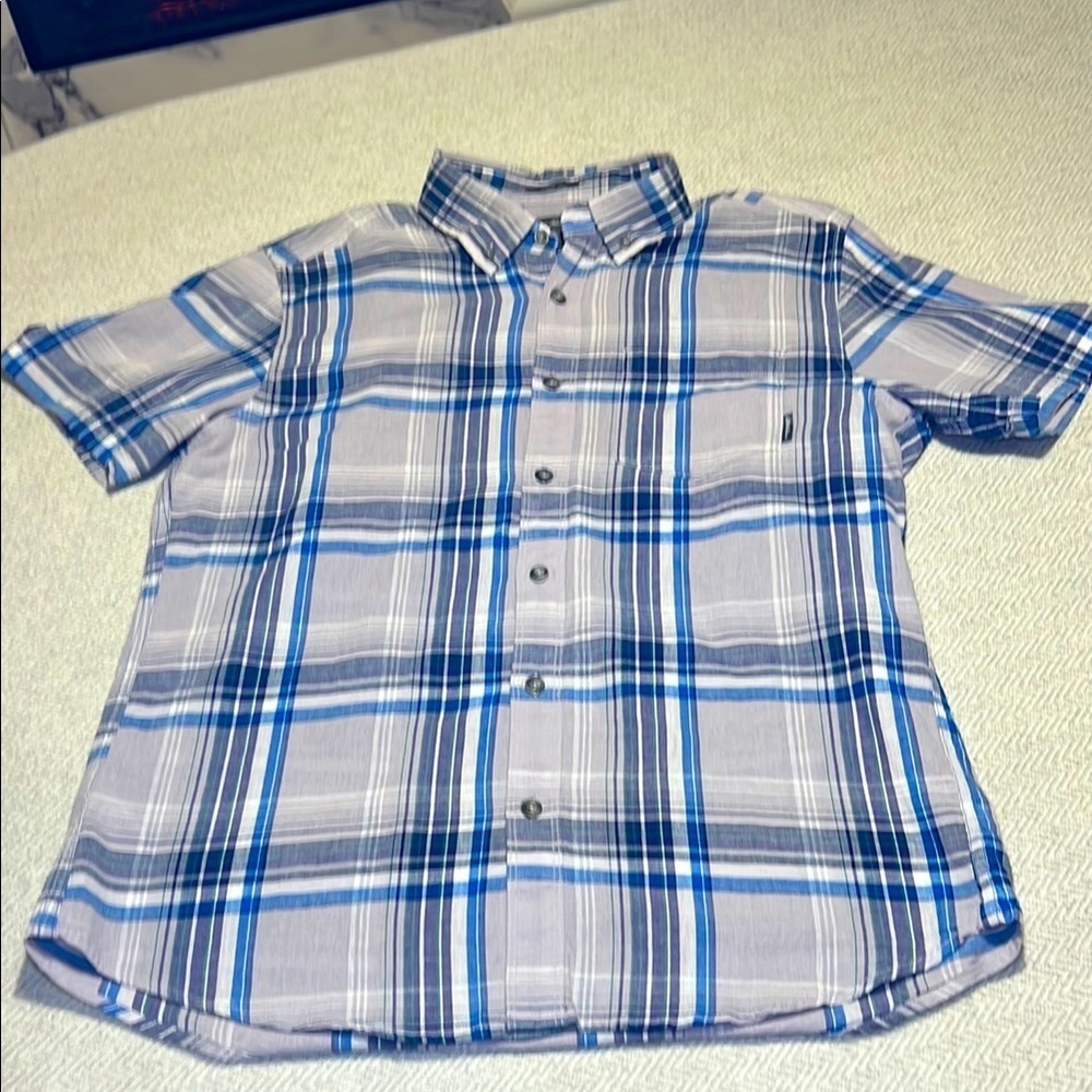 Eddie Bauer Classic Fit Plaid Short sleeve Shirt. Size Medium